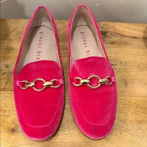 Gianni Bini Fuchsia Loafers with Gold Accent gently used size 7